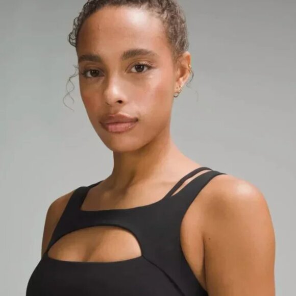 lululemon Everlux Front Cut-Out Train Bra 6 - Picture 3 of 3